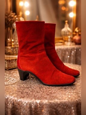 Aquatilia Red Suede Mid-Heel Women’s Ankle Boots size 8.5
